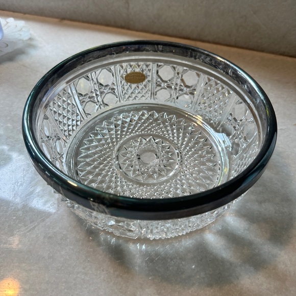 Vintage Crystal bowl with silver rim. - Picture 5 of 8